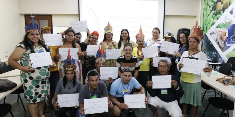 Sepror realiza Encontro de Associativismo Rural de Comunidades Tradicionais de Coari e Codajás