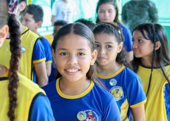 Protetores ambientais mirins em Manaus recebem certificação da Prefeitura