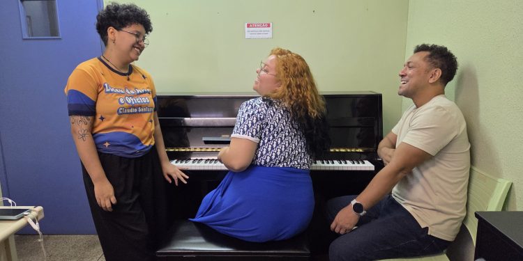 Concerto de Piano a Quatro Mãos encanta Manaus com música e união no Palácio da Justiça