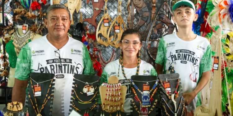 Economia criativa movimenta R$ 3,2 milhões no Festival de Parintins 2025