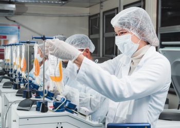 Hemoam envia plasma excedente à Hemobrás para produção de medicamentos