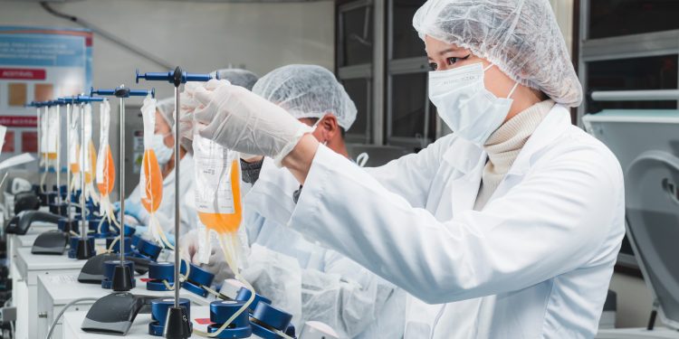 Hemoam envia plasma excedente à Hemobrás para produção de medicamentos