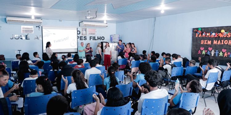 Turismo de Base Comunitária em Manaus: Capacitação Profissional Alcança 300 Pessoas