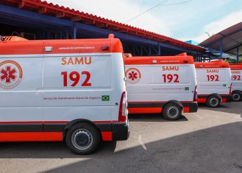 Manaus reforça atendimento pré-hospitalar com entrega de cinco novas ambulâncias para o Samu