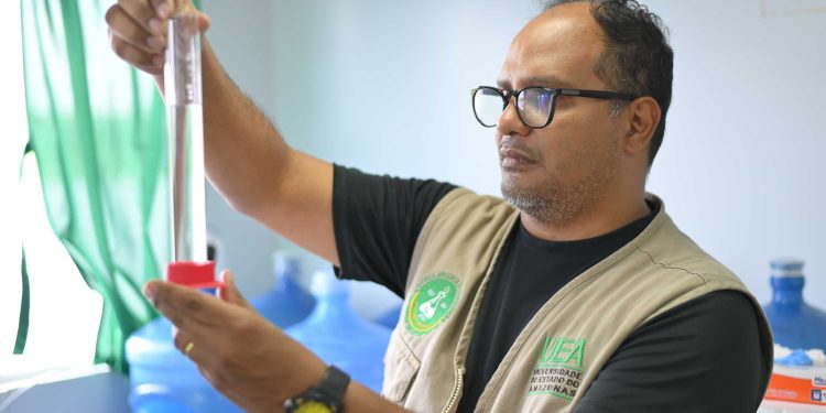 Monitoramento da Qualidade da Água no Rio Tarumã-Açu, Ipaam e UEA avaliam situação