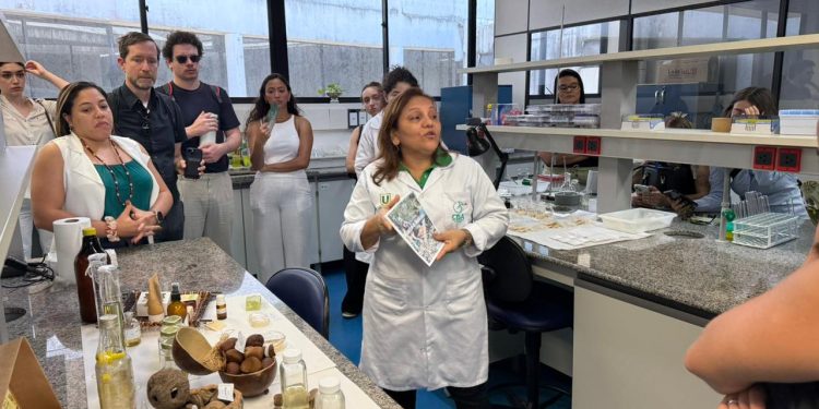 Zona Franca de Portas Abertas: visita da comitiva da FDC a Manaus