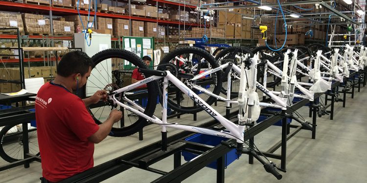 Produção de bicicletas no Polo Industrial de Manaus cresce com destaque para elétricas