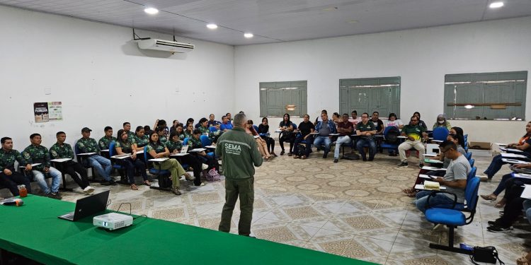 Capacitação em Educação Ambiental Jutaí forma Professores e Gestores