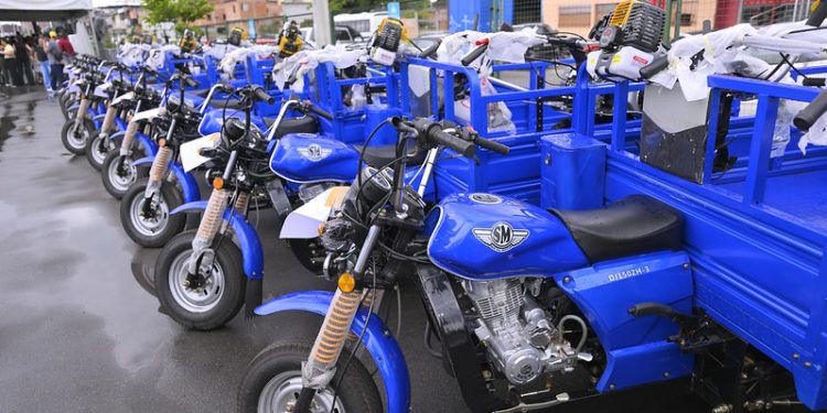 Manaus + Agro: Prefeitura fortalece agricultura familiar com entrega de equipamentos