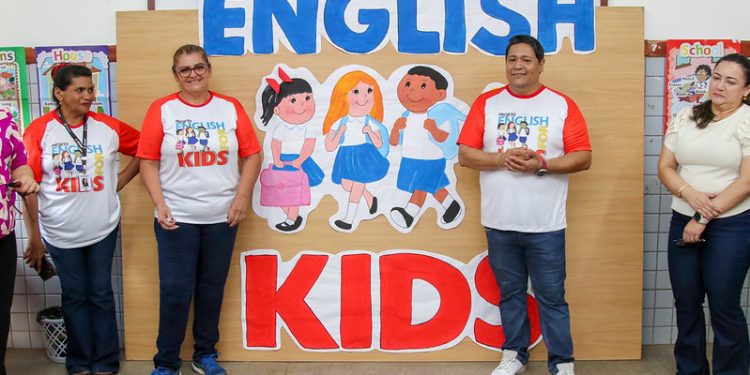 Projeto English For Kids em Manaus: aprendizado de inglês para crianças da zona rural
