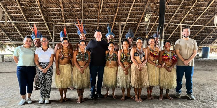 Orquestra na Floresta promove encontro entre música clássica e indígena em Manaus