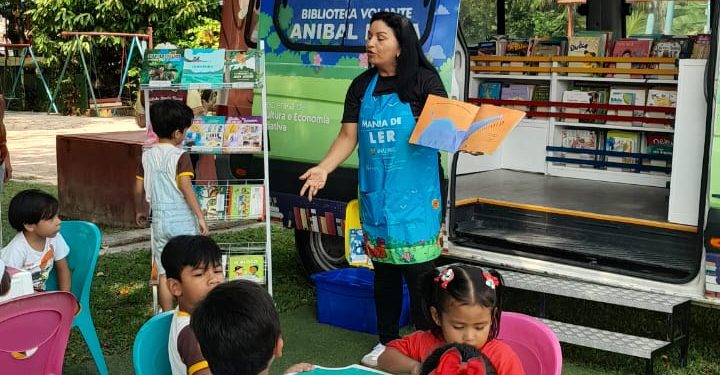 Mania de Ler leva cultura e incentivo à leitura para comunidades do Amazonas