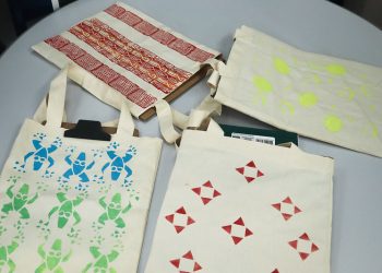 Oficina de estamparia em ecobags no Ceti Elisa Bessa Freire