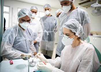 CEO/UEA: Atendimento gratuito em próteses bucomaxilofaciais no Amazonas