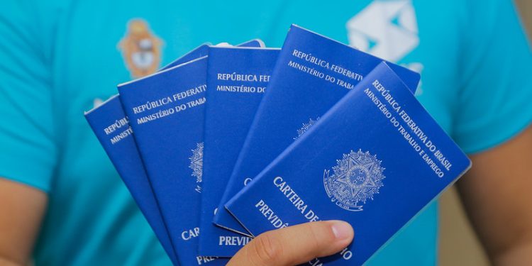 Sine Manaus oferta 352 vagas de emprego nesta terça-feira (28/10)