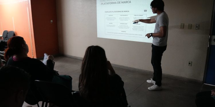 Trilha do Empreendedorismo Criativo: oficina estimula inovação no Liceu de Artes e Ofícios Claudio Santoro