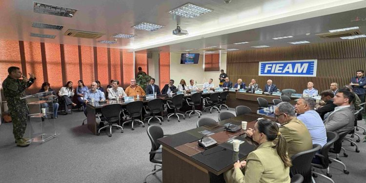 Logística e indústria naval na Amazônia: desafios e soluções discutidos no Condefesa