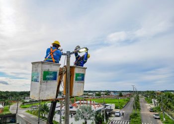 Amazonas é o primeiro estado do Brasil com 100% da iluminação pública sustentável