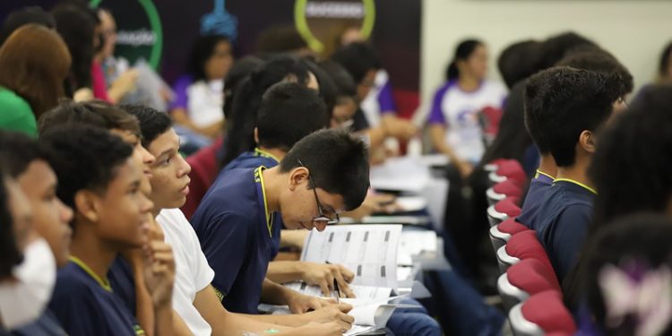 Saeb 2025 Manaus: mais de 34 mil alunos da rede municipal participam das avaliações