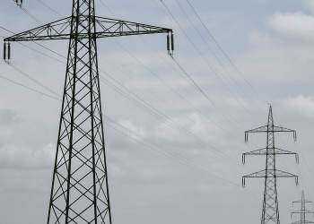 Por que a infraestrutura de transmissão se tornou o eixo estratégico da transição energética
