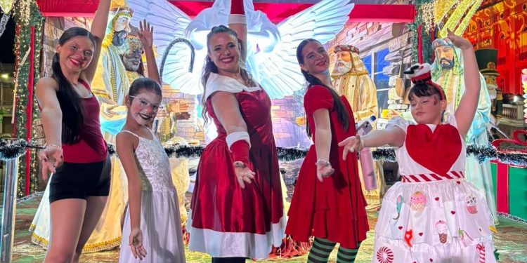Espetáculo natalino no Teatro Gebes Medeiros aborda empatia e pertencimento