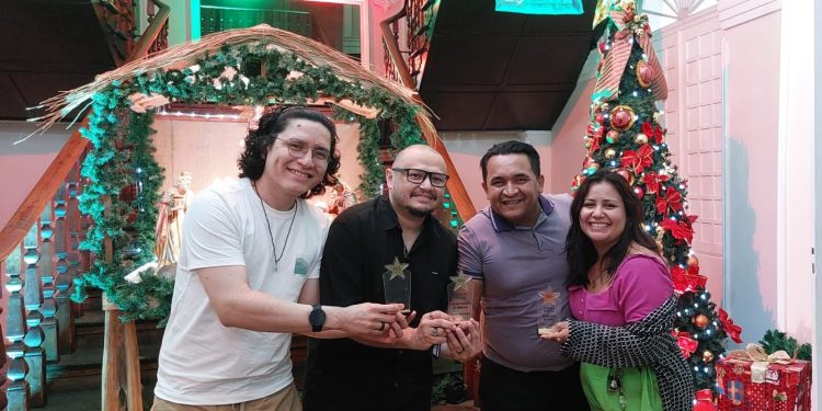 Prêmio Mostra 2025 celebra teatro, cinema e audiovisual em edição especial de Natal