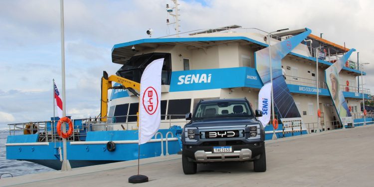 SENAI-AM e BYD firmam parceria para capacitação em energia solar