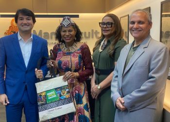 Visita da Rainha Diambi à ManausCult fortalece laços culturais entre África e Amazônia