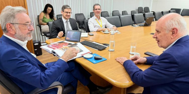 Em Brasília, Sedecti destaca ação do MDIC para solução do impasse do PPB no polo de ar-condicionado