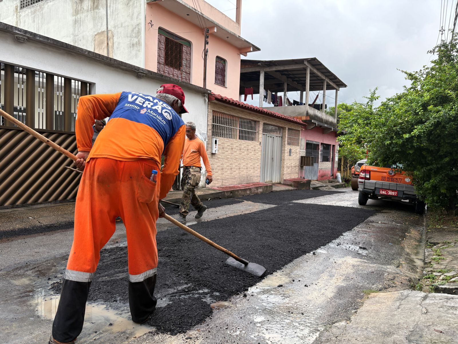 Obra de recuperação asfáltica da Prefeitura de Manaus contempla moradores do bairro Coroado