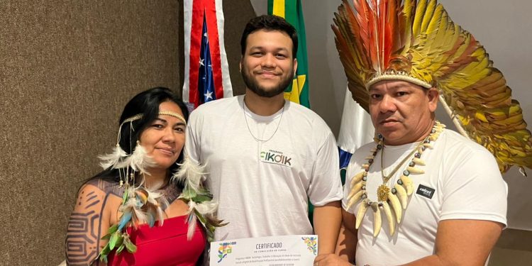 Programa FIKDIK forma 53 alunos indígenas em curso de qualificação profissional em Manaus
