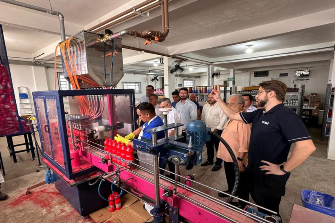Suframa visita filial da Rubi e acompanha novo projeto de cera líquida 