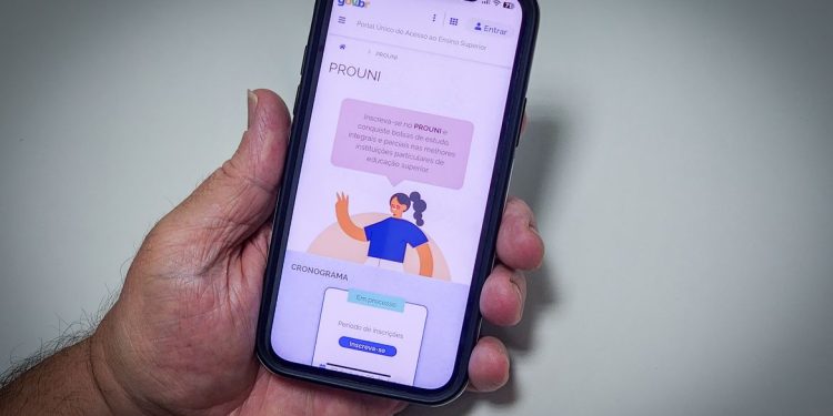 Prouni 2026 abre inscrições para o 1º semestre nesta segunda-feira; saiba quem pode participar