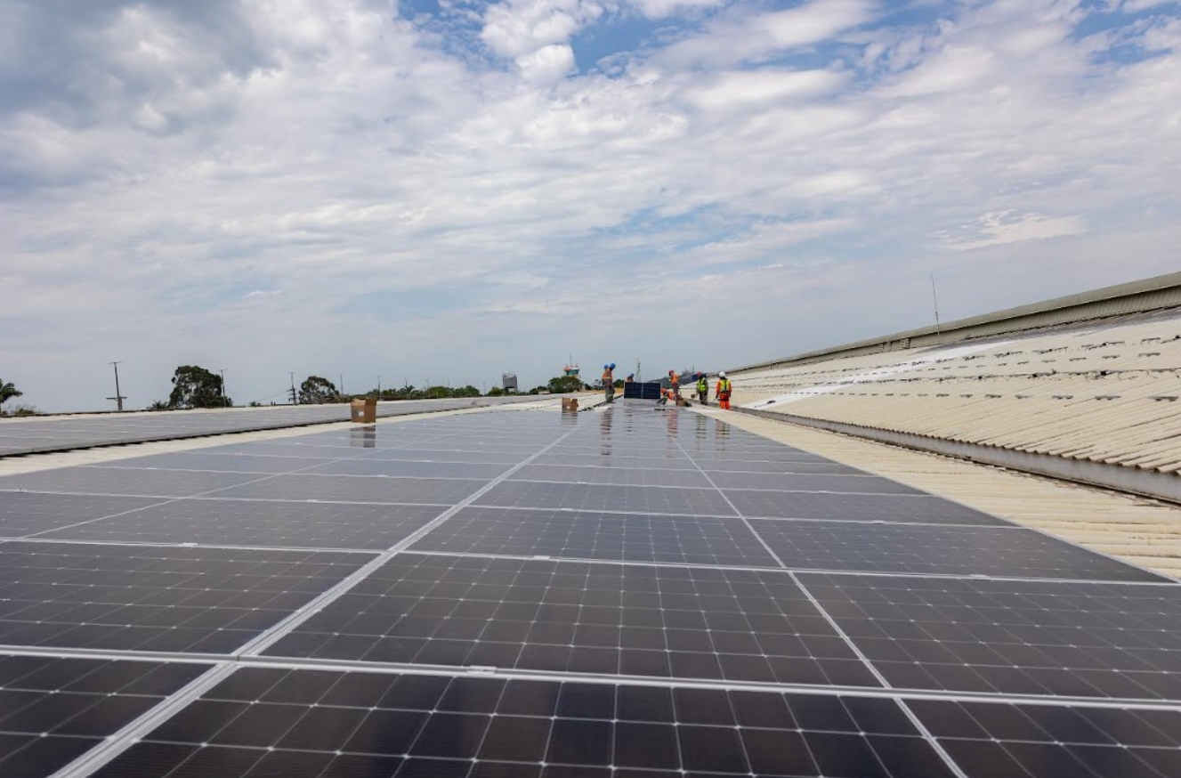 Aeroporto de Macaé se torna o primeiro do Brasil a operar com 100% de energia solar