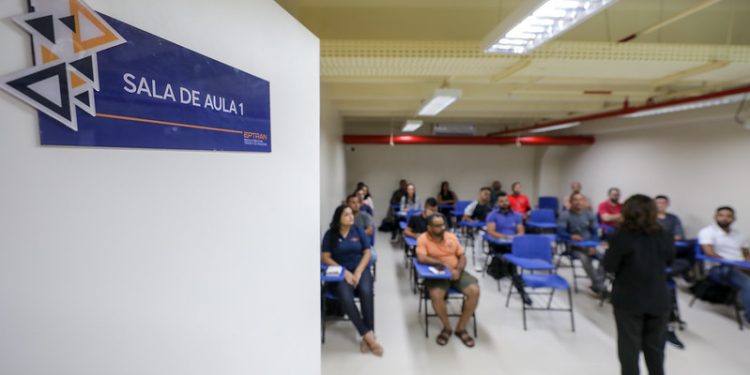 Detran-AM abre quase mil vagas em cursos gratuitos de trânsito durante fevereiro