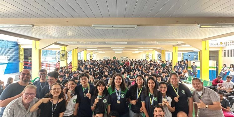 Alunos da rede pública brilham em competições internacionais de exatas