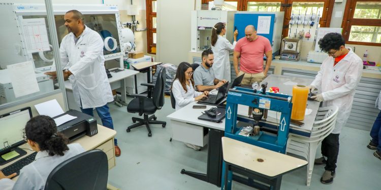 Fapeam lança três editais com R$ 5,8 milhões para pesquisa e inovação no Amazonas