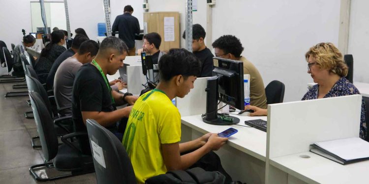 Manaus tem 265 oportunidades de emprego abertas pelo