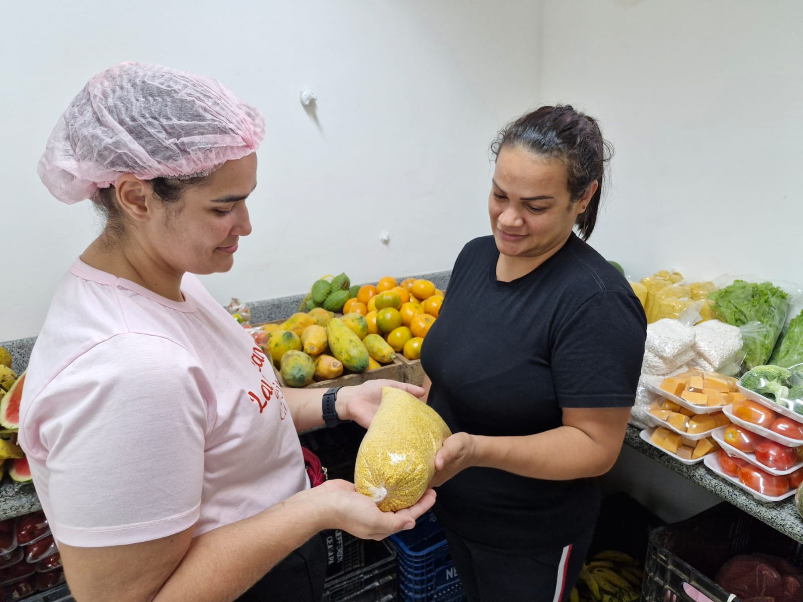 Manausprev realiza feirinha com produtos regionais e incentivo ao pequeno empreendedor