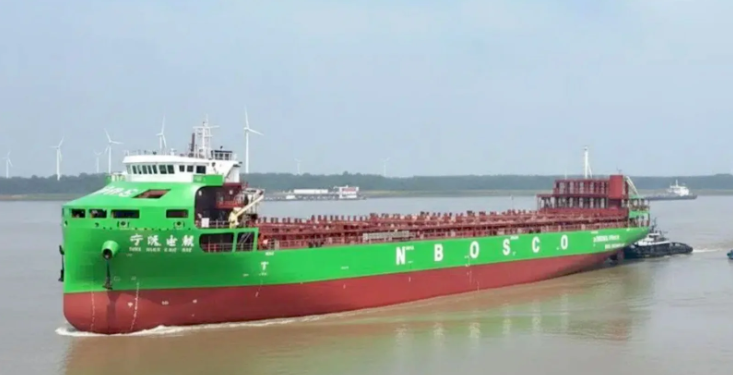 China testa maior navio porta-contêineres 100% elétrico do mundo