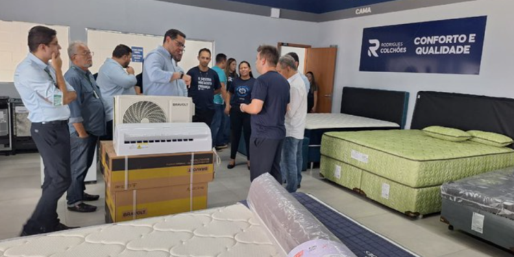 Rodrigues Colchões anuncia entrada no mercado de eletrodomésticos e recebe visita da Suframa