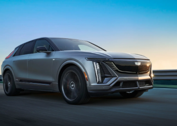 Cadillac volta ao Brasil após mais de sete décadas com linha 100% elétrica