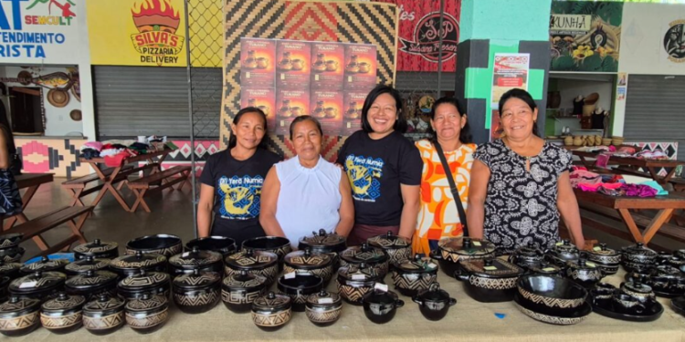 Cerâmica Tukano fortalece cultura e renda de mulheres indígenas no Amazonas