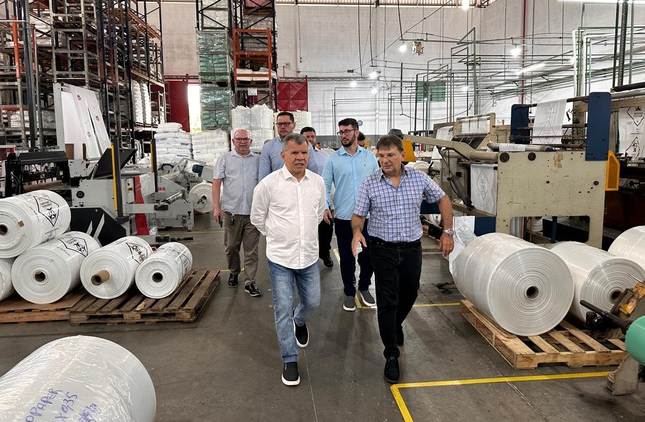 Comitiva da Suframa visita três empresas para fortalecer relacionamento com setor produtivo em Manaus