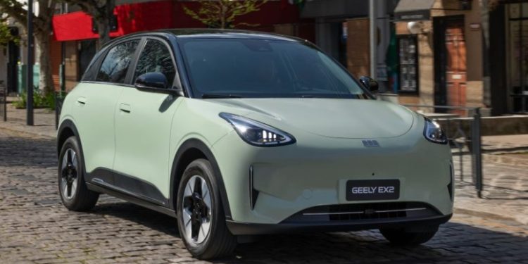 Conheça Geely EX2, carro elétrico compacto mais vendido do mundo
