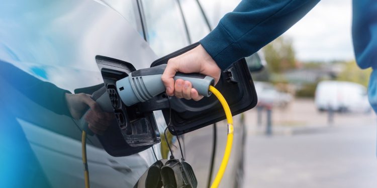 Mobilidade elétrica avança no Brasil e reforça urgência da transição energética