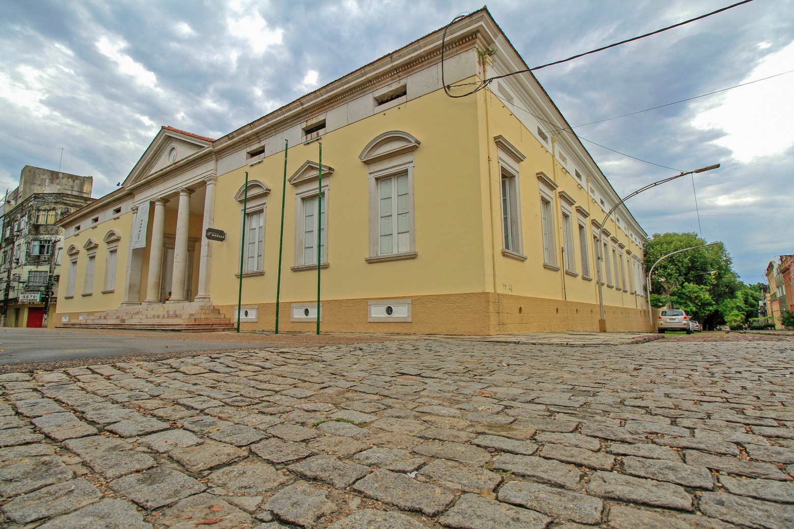 Museu da Cidade de Manaus recebe exposição “Aurum Amazônico” da artista Rejane Melo 