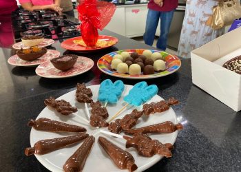 Curso gratuito de ovos artesanais busca gerar renda na Páscoa em Manaus