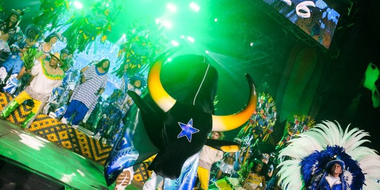 Lançamento Parintins 2026: Festa no Bumbódromo reúne mais de 20 mil pessoas e antecipa espetáculo de junho