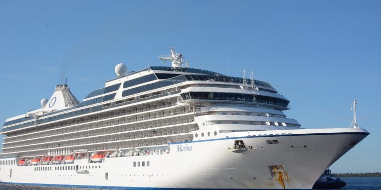 Manaus recebe navio com quase 2 mil turistas e reforça turismo no Amazonas